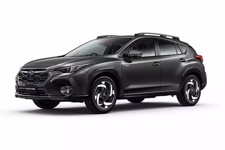 Thay đổi đáng chú ý nhất của Subaru Crosstrek Hybrid 2025 là hệ thống truyền động xăng lai điện bao gồm động cơ 2.5L mạnh 158 mã lực/209 Nm với pin lithium-ion 1,1 kWh và 2 mô-tơ điện.