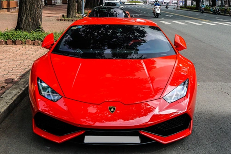 Lý do cho chiếc Lamborghini Huracan LP610-4 của vợ chồng Đoàn Di Băng có sự khác biệt này chính là đến từ ống xả độ Ryft giúp xe tăng công lực thêm 17 mã lực ở công suất và 15,5 Nm ở mô-men xoắn cực đại.