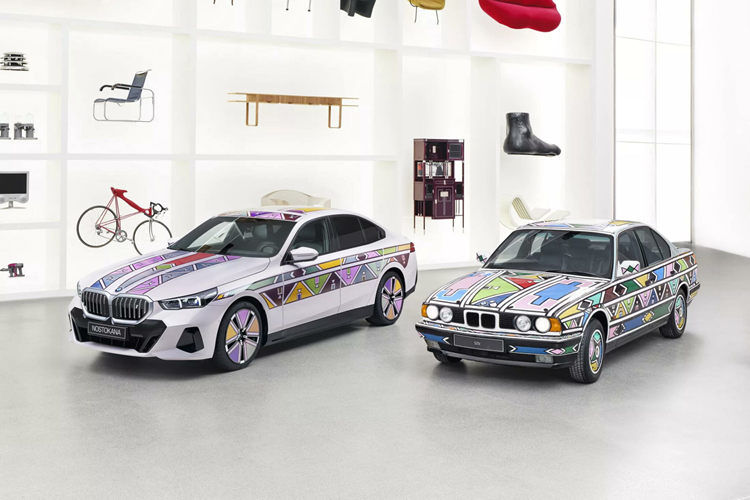 Trên thân vỏ và cả bộ mâm của chiếc xe này là những họa tiết với nhiều hình dạng và đủ mọi màu sắc sặc sỡ, nhưng chúng không phải là hình tĩnh mà có thể thay đổi liên tục – tất cả là nhờ vào công nghệ E Ink của BMW.