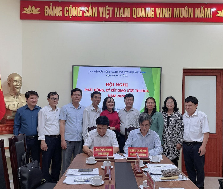 Cum Thi dua so 02 phat dong, ky ket giao uoc thi dua nam 2024