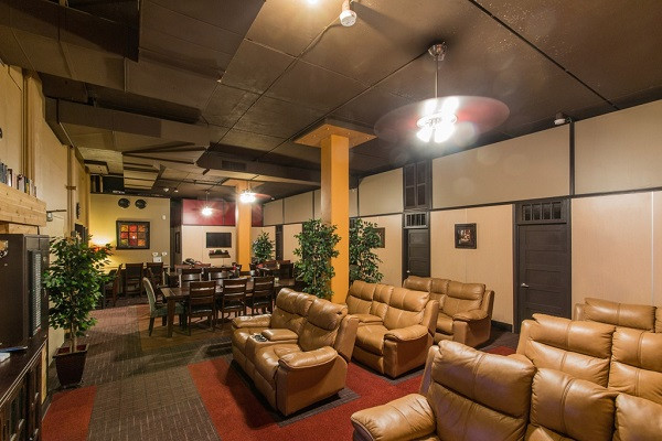 Chúng vốn là những hầm trú ẩn hạt nhân, kho đạn dược trong chiến tranh bị bỏ hoang, được Vivos Group, mua lại và cải tạo thành hầm trú ẩn tận thế hạng sang dành cho giới siêu giàu. Đây là một trong những hầm trú ẩn được thiết kế dành cho 80 người ở bang Indiana, Mỹ. Ảnh: Terravivos.