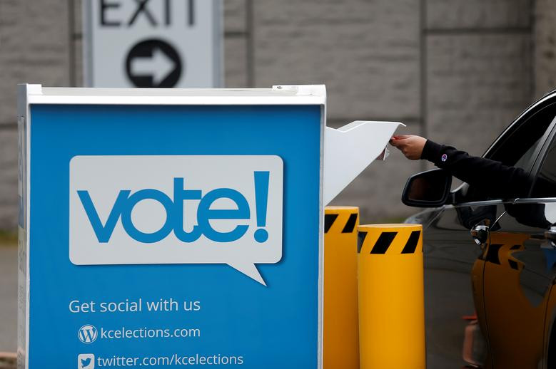 Nong ham hap cuoc bau cu ngay “Sieu Thu Ba” lan hai o My-Hinh-5