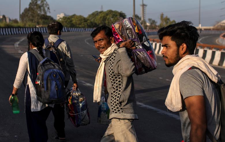 COVID-19: An Do dong cua dat nuoc, hang nghin lao dong “cuoc bo” ve que-Hinh-8