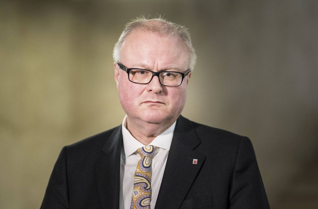 Ông Schäfer từng giảng dạy luật tại Viện công nhân viên chức Đức ở Marburg. Ảnh: SZ.