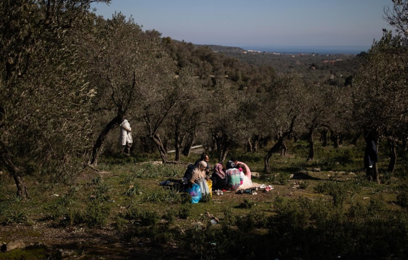 Talibshah rơi nước mắt khi được hỏi anh sẽ làm gì nếu đơn xin tị nạn ở Hy Lạp bị từ chối.