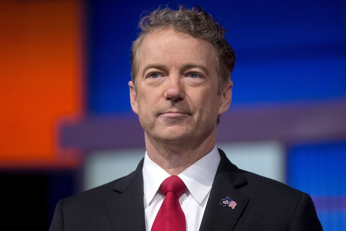 Thượng nghị sĩ Rand Paul sinh ngày 7/1/1963 tại Pittsburgh, bang Pennsylvania. Ông từng theo học trường Đại học Baylor và tốt nghiệp Trường Y thuộc Đại học Duke. Ảnh: People.