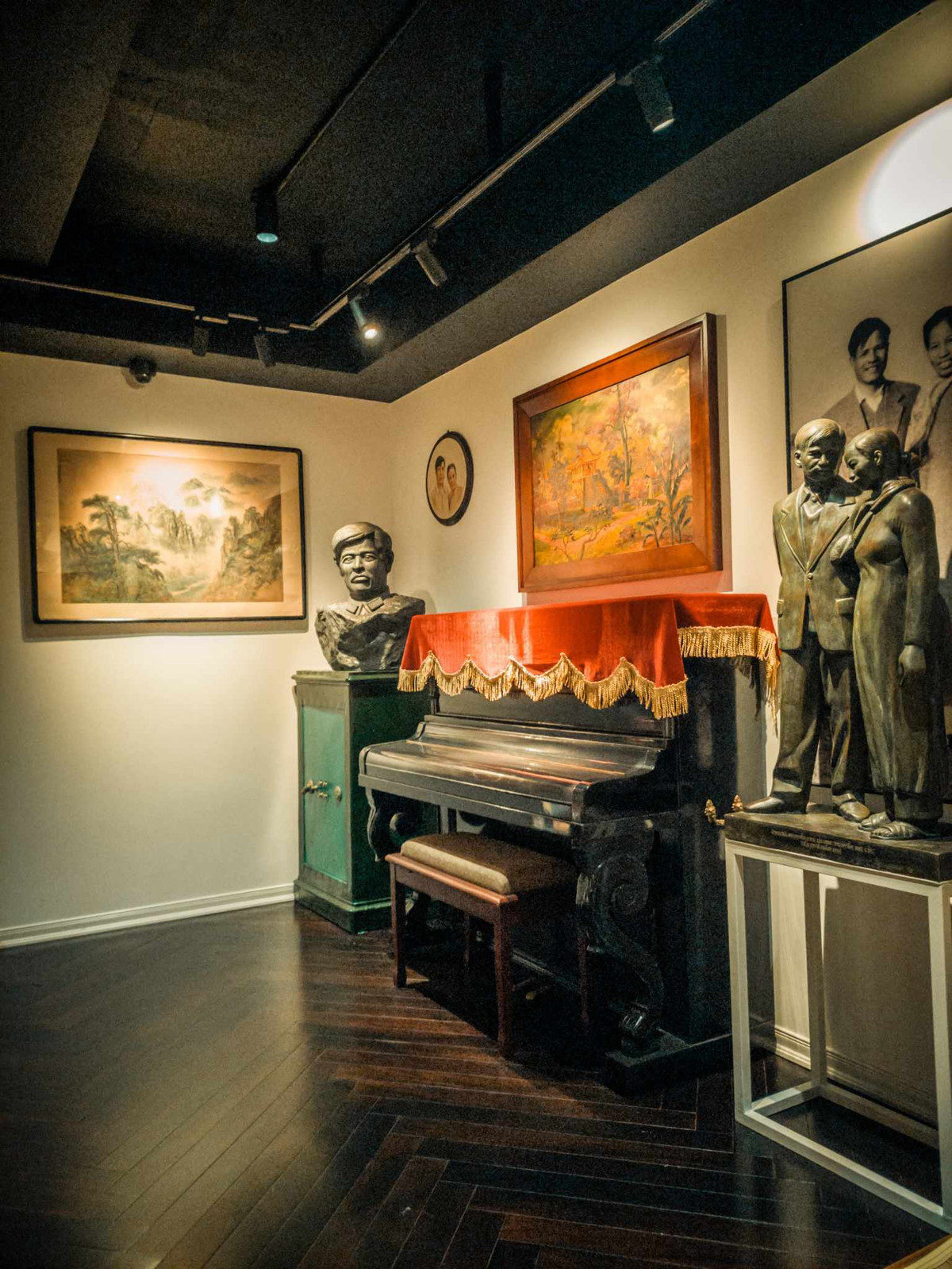 Bảo tàng phục dựng theo nguyên mẫu là phòng làm việc trước đây của Đại tướng ở căn nhà 34 Lý Nam Đế, quận Hoàn Kiếm, Hà Nội - nơi lưu giữ nhiều kỷ niệm sâu sắc của gia đình cố Đại tướng trong giai đoạn 1955 - 1986. Tại ngôi nhà này, Đại tướng đã nhiều lần được đón Chủ tịch Hồ Chí Minh đến thăm. Đây cũng là nơi diễn ra cuộc họp Bộ Chính trị ngày 6/8/1964 để bàn về sự nghiệp thống nhất đất nước.