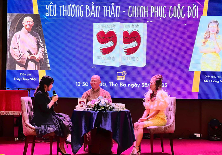 Doc sach de biet cach yeu thuong ban than, chinh phuc cuoc doi