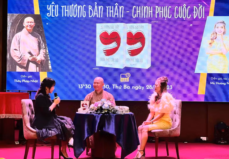 Doc sach de biet cach yeu thuong ban than, chinh phuc cuoc doi