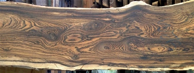 Gỗ Bocote rất thơm nên ngoài việc được sử dụng để sản xuất nhạc và đồ dùng nội thất, loại gỗ này còn thường được tinh chế thành hương liệu tinh dầu.