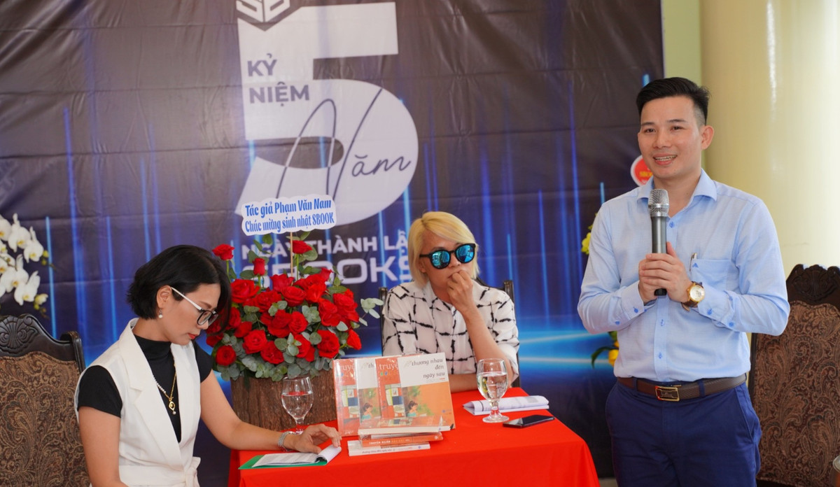 Cuon sach chua dung noi dau va ve dep trao nuoc mat cua doi song