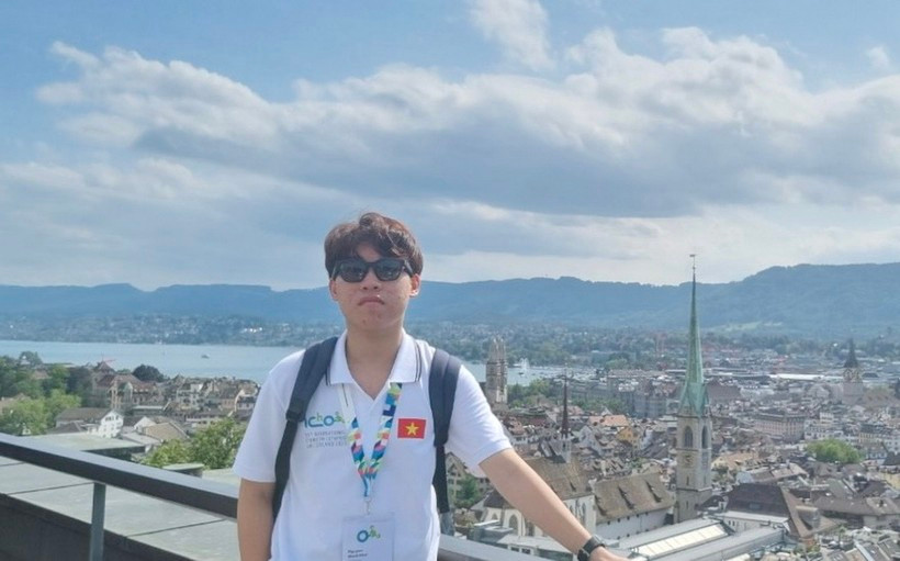 Huy chuong Vang Olympic Hoa hoc QT quyet tam tro thanh bac si da khoa-Hinh-4