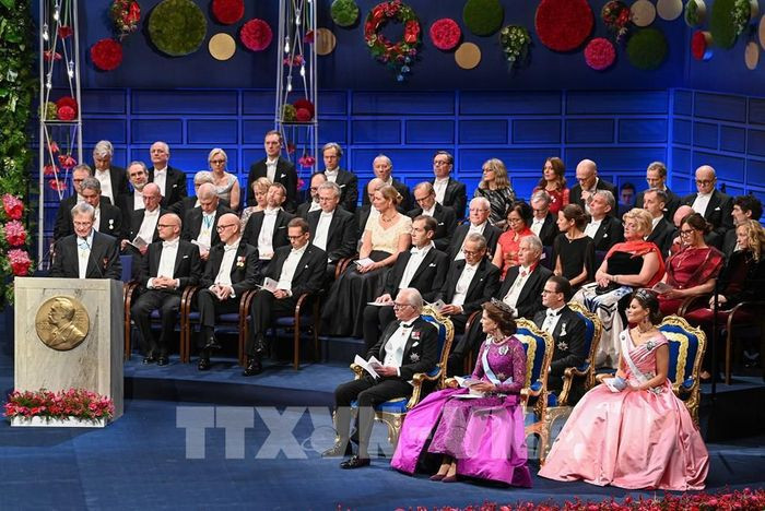 Nhung nha khoa hoc va to chuc nhan giai Nobel dang nho trong lich su