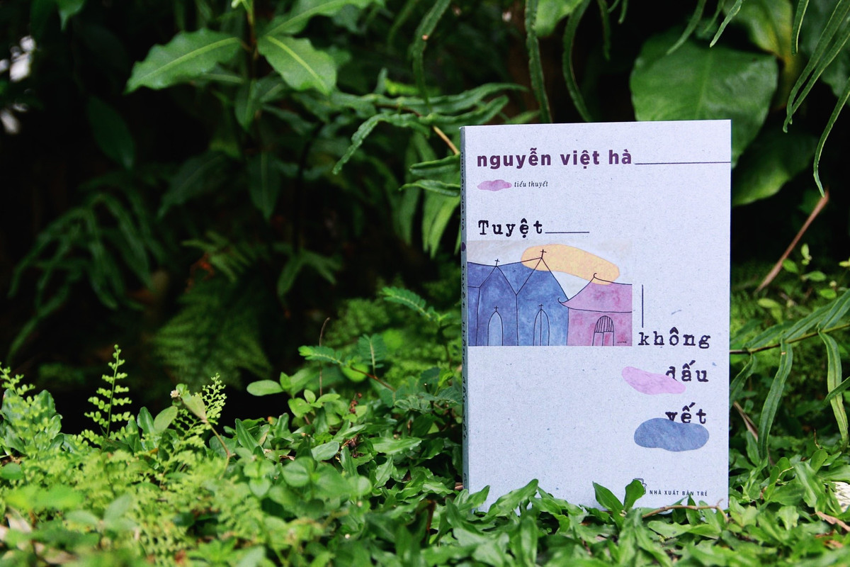 Bìa sách "Tuyệt không dấu vết" (Ảnh: NXB Trẻ).