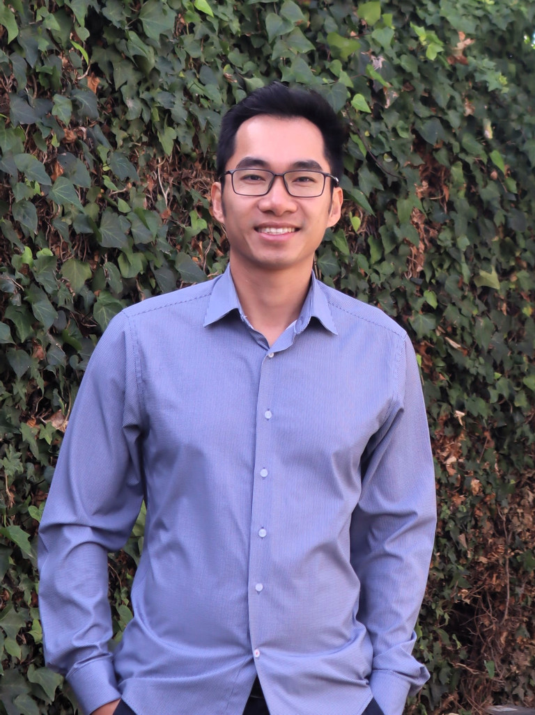 Hanh trinh tro thanh giao su tai My cua chang trai xu Nghe