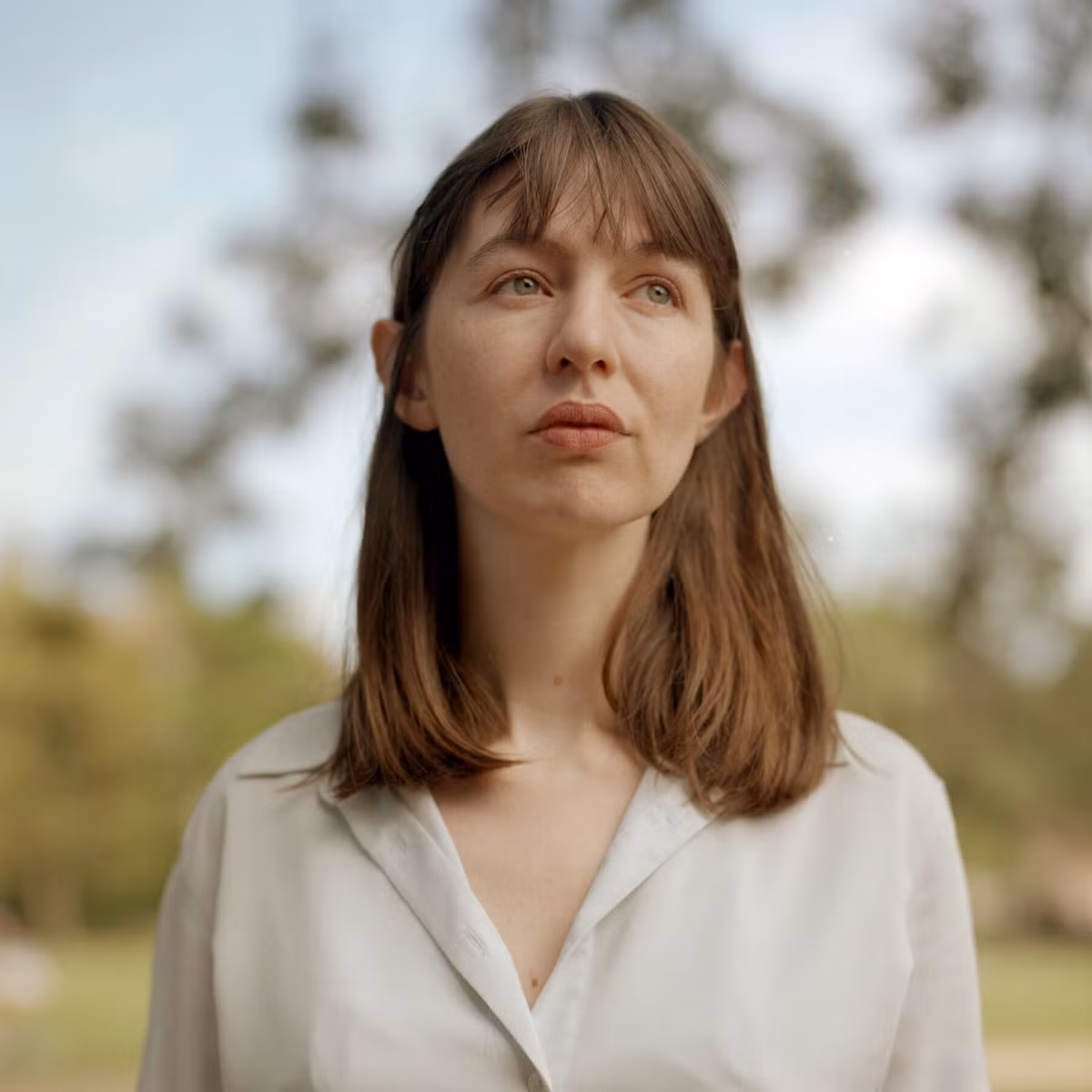 Chân dung nữ nhà văn Sally Rooney (Ảnh: The New York Times).