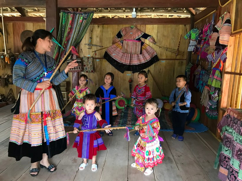 Co giao bao ton va phat huy ban sac van hoa dan toc