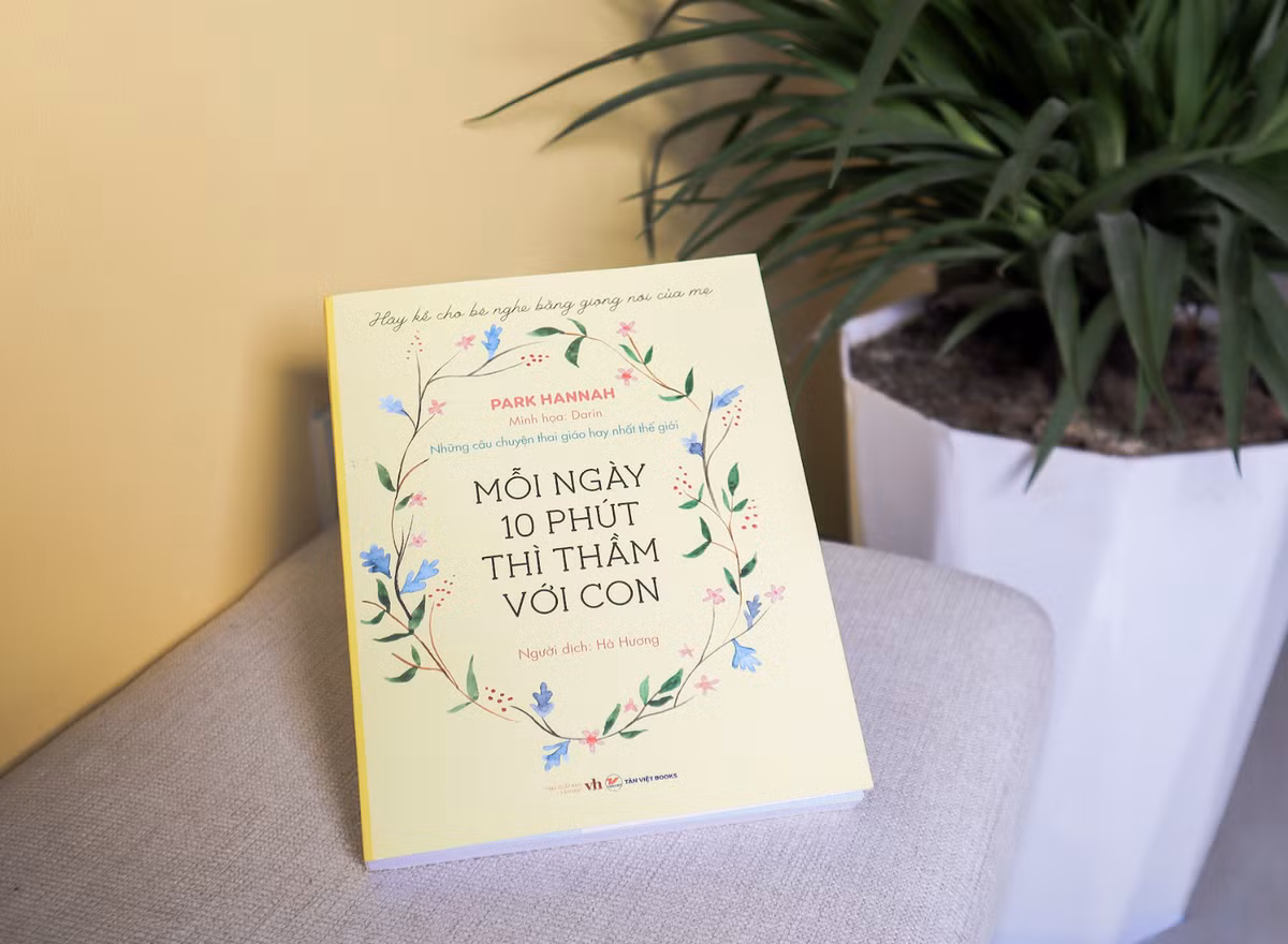 Cuốn sách "Mỗi ngày 10 phút thì thầm với con" đã ra mắt độc giả (Ảnh: Ban Tổ chức).