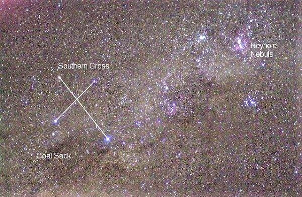 Chùm sao Chữ thập Phương Nam: Những người đi biển thường tìm kiếm sự trợ giúp của các vì sao để tìm đường trong đêm. Chữ Thập Phương Nam (Southern Cross) - một chùm sao phổ biến ở Nam Bán Cầu, đã được ghi nhận là đã giúp những người đi biển tìm thấy hành trình của họ trong quá khứ. Với hai con trỏ của nó, tiểu hành tinh đã được sử dụng như một công cụ định hướng để tìm Cực Nam. Ảnh: marineinsight.com