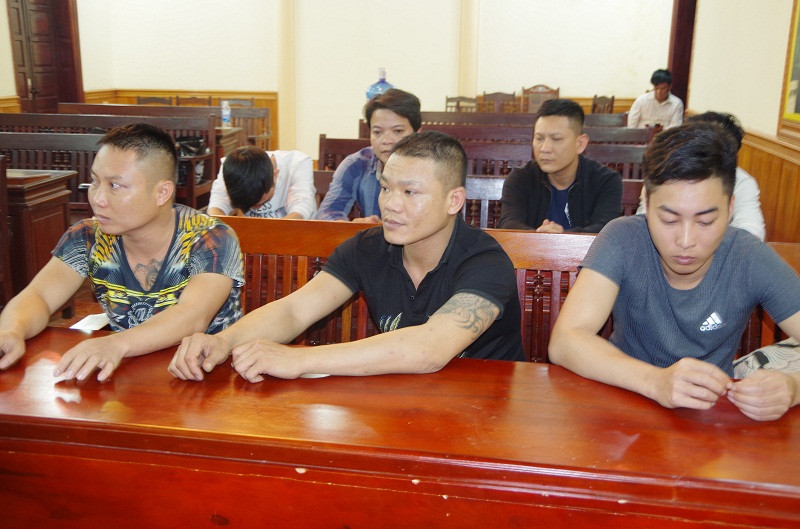 Trong số 15 đối tượng có 7 đối tượng có địa chỉ thường trú tại các huyện Tứ Kỳ và Gia Lộc, tỉnh Hải Dương, 1 đối tượng thường trú tại huyện Đông Triều, tỉnh Quảng Ninh, còn lại 7 đối tượng có địa chỉ thường trú tại các xã Tống Phan, Minh Tân, Đoàn Đào, Phan Sào Nam của huyện Phù Cừ, tỉnh Hưng Yên. Ảnh: Công an tỉnh Hưng Yên.