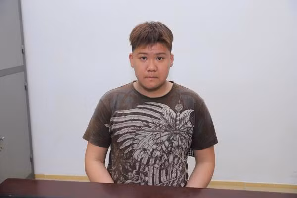 Di choi Valentine, 5 thanh nien bi cuop mat xe may