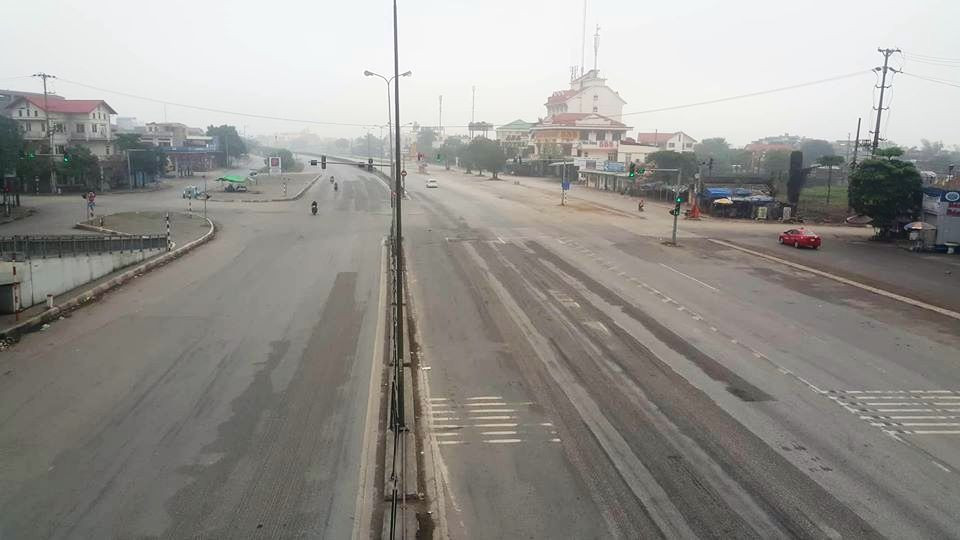 Quốc lộ 5 vắng xe container, xe tải xe khách càng lộ rõ sự xuống cấp mặt đường nghiêm trọng.