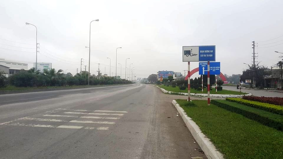 Những biển báo khu vực dễ xảy ra tai nạn xuất hiện ở nhiều nơi trên Ql 5.