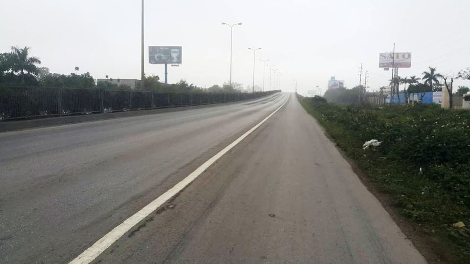 Cảm giác bình yên trên QL 5 chỉ có duy nhất một ngày trong năm.