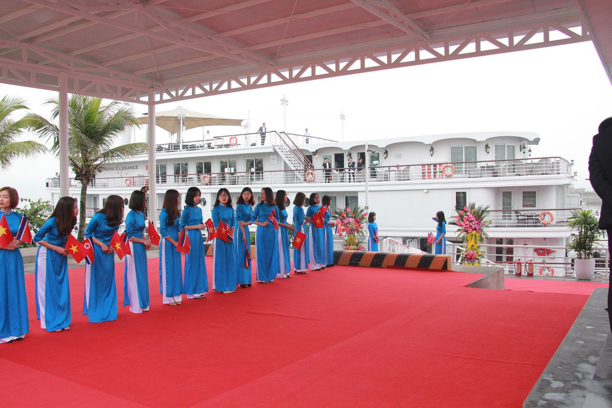 Chum anh: Phai doan Trieu Tien roi khach san Melia Ha Noi di dau sang nay?-Hinh-2