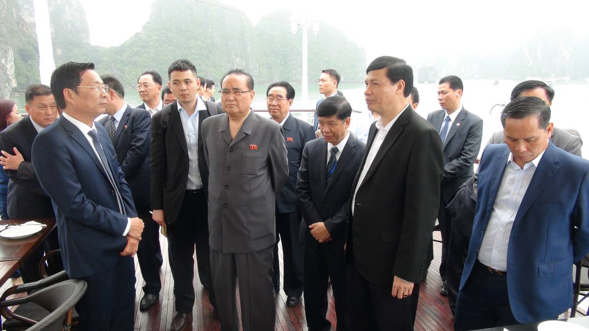 Trong năm 2018 tỉnh Quảng Ninh đã hoàn thành vượt mức 11/11 chỉ tiêu kinh tế - xã hội chủ yếu, cơ cấu kinh tế tiếp tục chuyển dịch tích cực theo hướng tăng tỷ trọng dịch vụ; giảm tỷ trọng cơ cấu công nghiệp - xây dựng, đứng trong tốp 5 tỉnh có số thu nội địa cao nhất cả nước. Số khách du lịch ước đạt 12,2 triệu lượt, trong đó có 5,2 triệu lượt khách quốc tế...