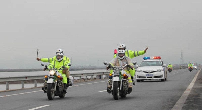 Lực lượng CSGT Hải Phòng đang tổ chức diễn tập với các phương án đảm bảo an toàn giao thông phục vụ cho đoàn lãnh đạo Triều Tiên thăm một số dự án lớn của Hải Phòng.