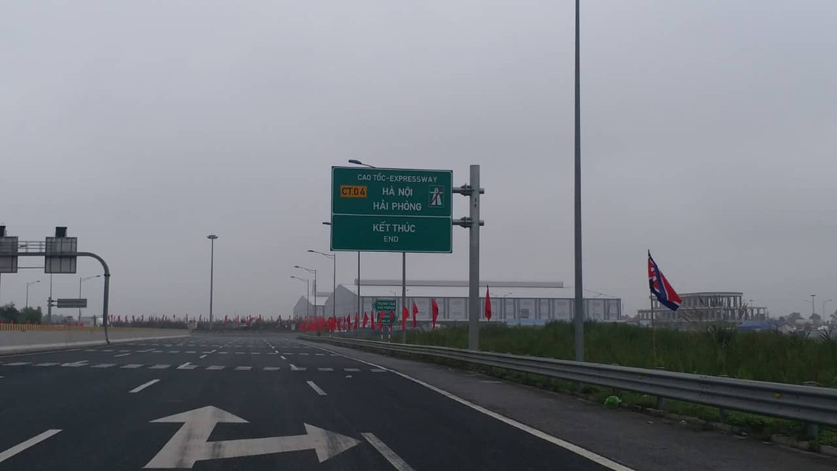 Các con đường được dọn sạch sẽ.