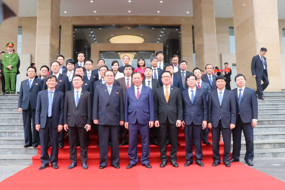 Doan dai bieu cap cao Trieu Tien tham tinh Hai Duong-Hinh-7