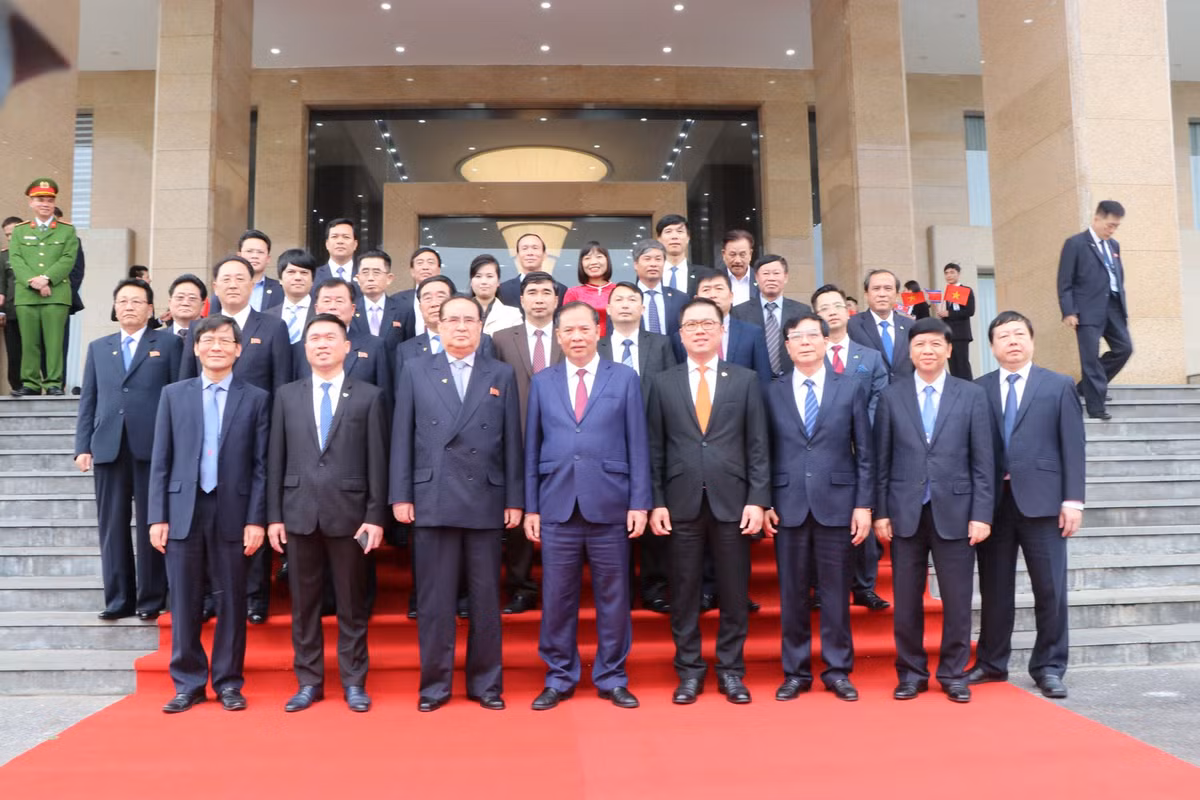 Doan dai bieu cap cao Trieu Tien tham tinh Hai Duong-Hinh-7