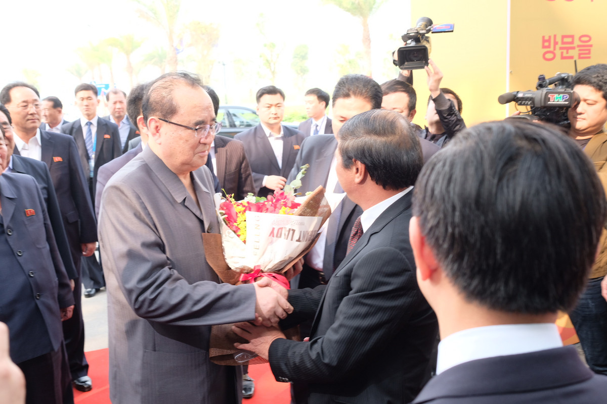 Không khí đón tiếp vô cùng nồng ấm, thắm tình hữu nghị.