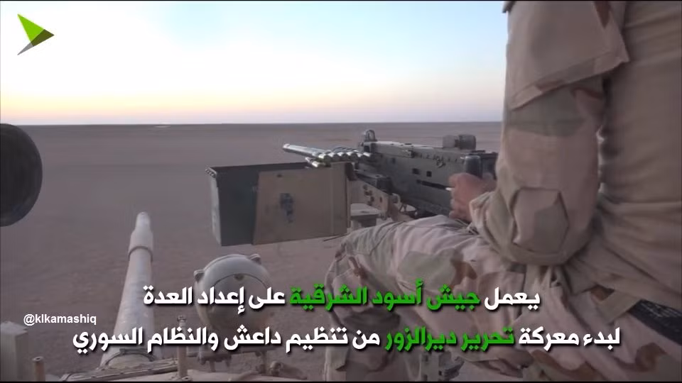 Loại vũ khí cuối cùng mà phiến quân Syria “độ” cho xe tăng bánh lốp là khẩu đại liên M2 huyền thoại của Mỹ. Thay vì sử dụng khẩu DShK truyền thống Liên Xô, phiến quân Syria “hiện đại hơn” chọn súng máy hạng nặng M2 uy lực không kém, nhưng là do Mỹ sản xuất. Nguồn ảnh: klkamashiq