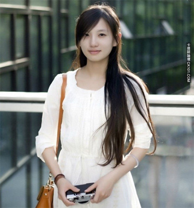 Nữ thần công nghệ thông tin: Một cô gái Trung Quốc bỗng dưng nổi tiếng sau khi hàng loạt ảnh được chia sẻ trên mạng xã hội. Do làm trong ngành công nghệ thông tin nên cô được mệnh danh là lập trình viên xinh đẹp nhất Trung Quốc hay nữ thần công nghệ thông tin.