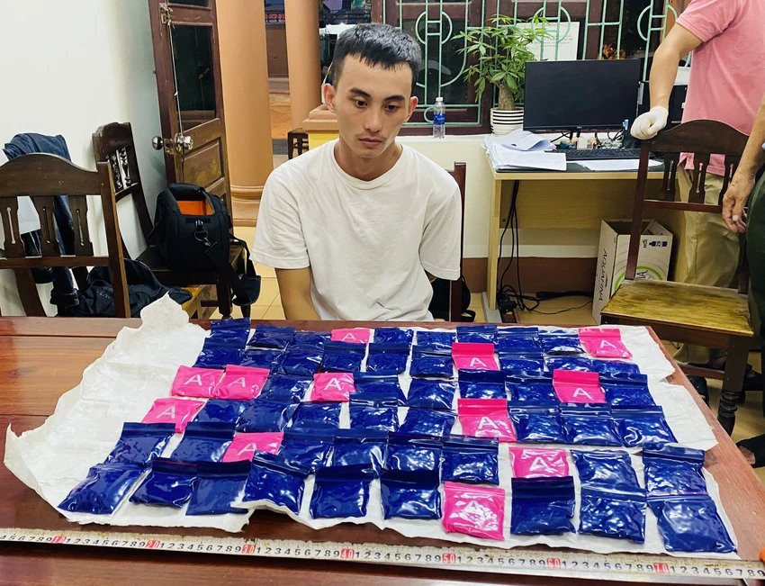 Cong an Quang Binh lien tiep thu giu luong ma tuy khung-Hinh-2