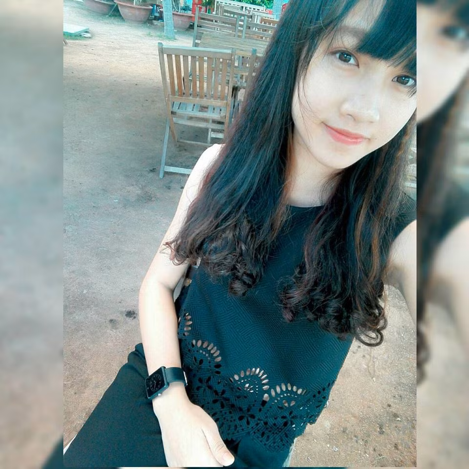 Tuy nhiên, cũng từ việc này mà Hoài Ngân vướng phải khá nhiều rắc rối. Ngoài những lời nhận xét thiện chí, một số dân mạng cho rằng Hoài Ngân chỉ "ăn may", giống Nhã Phương ở một vài điểm không đáng kể, sau đó quay sang chê bai, thậm chí bình luận rất thô thiển về khuôn mặt của cô nữ sinh lớp 11.