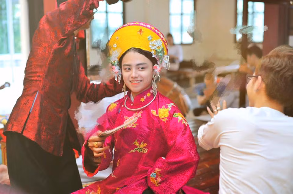 Quan điểm của Vĩnh Trung về tín ngưỡng thờ mẫu là luôn mang đậm bản sắc dân tộc và một người như cậu hoàn toàn có lý do để có những hành động kế thừa, phát triển nét văn hoá tín ngưỡng này. Đến với nghề như một cái duyên, đến nay hầu đồng với Vĩnh Trung còn như một niềm đam mê khiến cậu chăm chỉ, cố gắng hàng ngày.