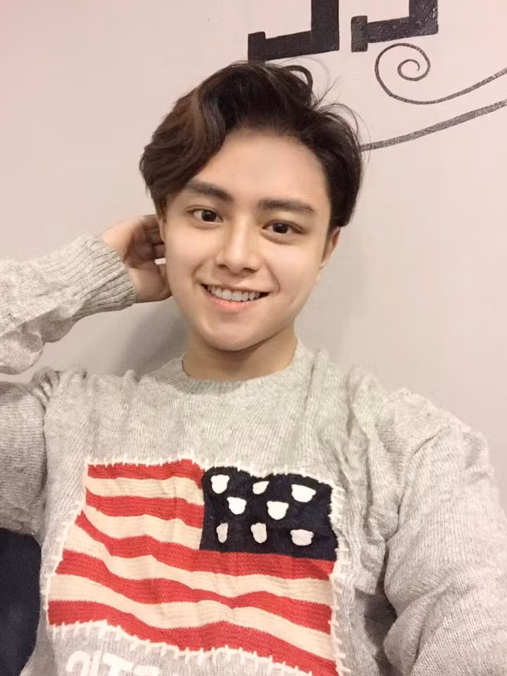 Vĩnh Trung yêu thích phong cách thời trang "free style", thích kết hợp các bộ trang phục và chụp ảnh. Khi được khen là có khuôn mặt đẹp trai, phong cách ăn mặc như hot boy Hàn Quốc, Vĩnh Trung luôn tỏ ra khá ngại ngùng.