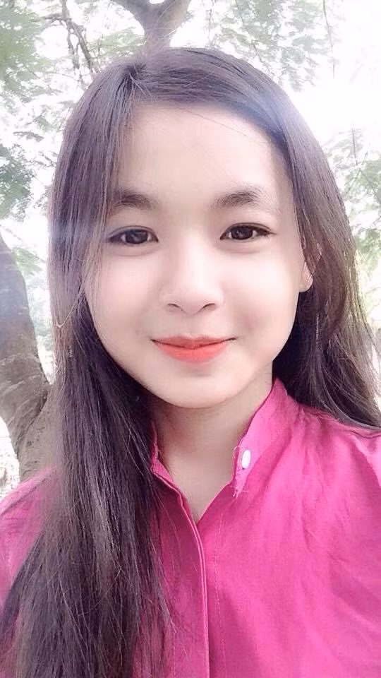 Được nhiều người khen xinh xắn, đáng yêu nhưng Lê Na cũng khá khó chịu với những dòng bình luận, nhận xét quá đà, phản cảm của một bộ phận dân mạng. Những người này soi vào những biểu cảm của Lê Na trong ảnh, sau đó liên tưởng đến những điều xấu xa, thô bỉ khiến cô nữ sinh xinh đẹp cảm thấy bản thân như đang bị bôi nhọ.