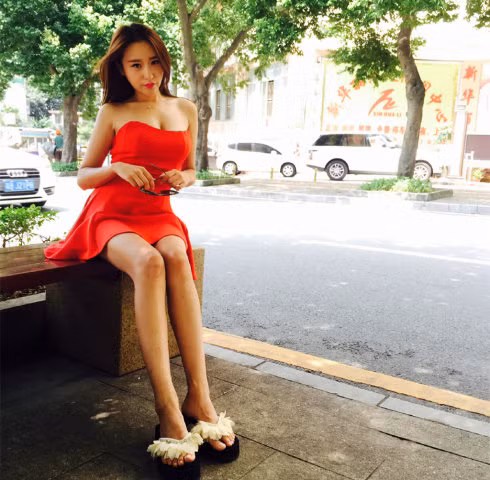 Những tác phẩm âm nhạc, những bộ ảnh mới khoe vẻ đẹp tuyệt trần của của mỹ nhân họ Lưu đang nhận được sự đón chờ của hàng ngàn cư dân mạng cùng người hâm mộ Trung Quốc.