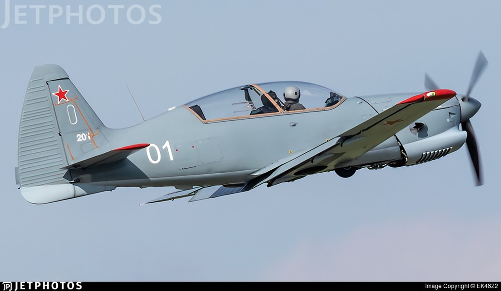 Yak-152 được phát triển và bay thử chuyến bay đầu tiên vào năm 2016. Thời gian phục vụ trung bình của Yak-152 phải đạt 30 năm hoặc tương ứng với 30.000 giờ bay.