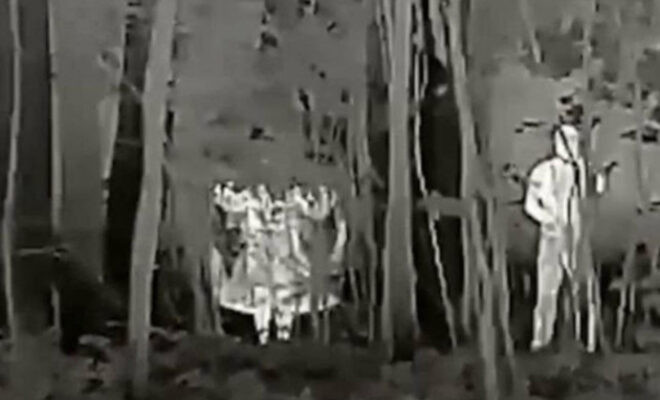 HindreX cho biết, so với tất cả những bộ quần áo ngụy trang hiện đang được lực lượng Nga sử dụng trong chiến dịch đặc biệt, sản phẩm của hãng hiệu quả hơn nhiều khi giúp các binh sỹ Nga xử lý thiết bị chụp ảnh nhiệt của đối phương. Hiệu quả của áo khoác đã được chứng minh thông qua video quay vào ban đêm ở trong rừng. Ở khoảng cách từ 20 đến 30m, áo khoác ngụy trang giúp các binh sỹ tránh bị thiết bị ảnh nhiệt phát hiện.