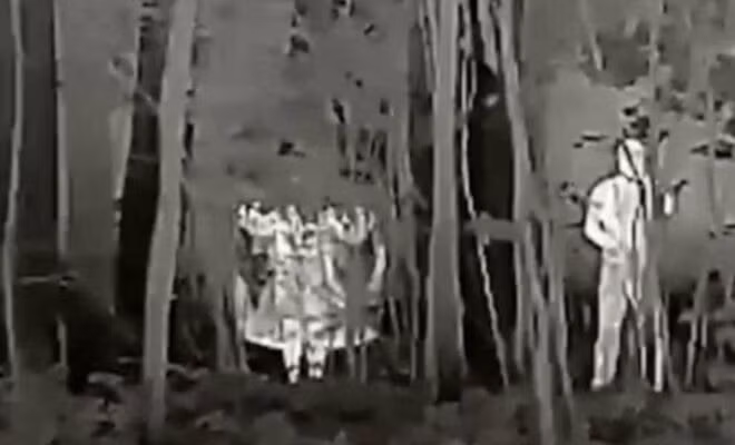 HindreX cho biết, so với tất cả những bộ quần áo ngụy trang hiện đang được lực lượng Nga sử dụng trong chiến dịch đặc biệt, sản phẩm của hãng hiệu quả hơn nhiều khi giúp các binh sỹ Nga xử lý thiết bị chụp ảnh nhiệt của đối phương. Hiệu quả của áo khoác đã được chứng minh thông qua video quay vào ban đêm ở trong rừng. Ở khoảng cách từ 20 đến 30m, áo khoác ngụy trang giúp các binh sỹ tránh bị thiết bị ảnh nhiệt phát hiện.