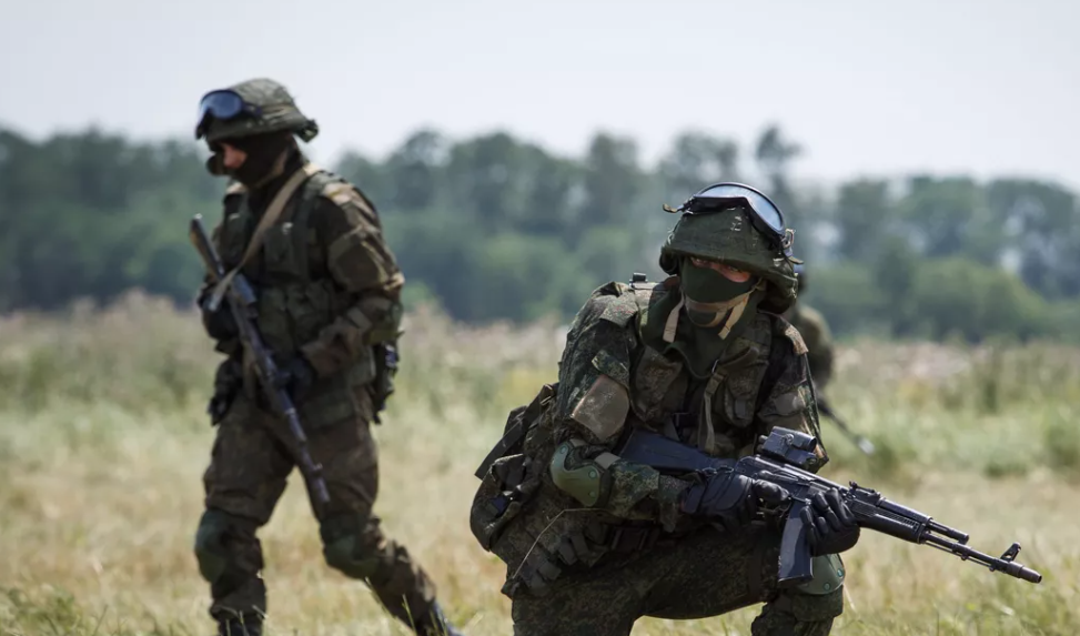 Công nghệ thiết bị chụp ảnh nhiệt dựa vào việc phát hiện nhiệt phát ra từ các vật thể để xác định và theo dõi binh sĩ trên chiến trường, đồng thời mang lại lợi thế tiềm tàng cho các lực lượng hoạt động trong điều kiện ánh sáng yếu.