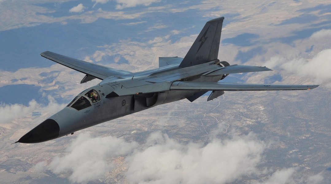 Mỹ đã gặp phải sự kháng cự kịch liệt từ phía Không quân Iraq. Hai chiếc F-111 đã bị trúng tên lửa không đối không bắn ra từ máy bay MiG-23 và MiG-29 của Iraq.