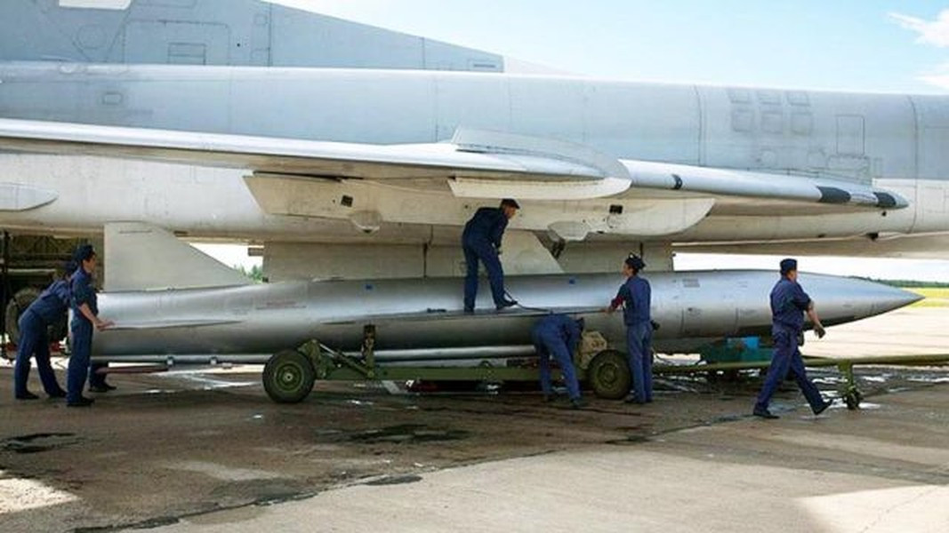 Tuyên bố làm rõ thêm rằng chiếc UAV ngay lập tức bị trạm canh gác của sân bay phát hiện và bị bắn hạ bằng vũ khí cỡ nhỏ.