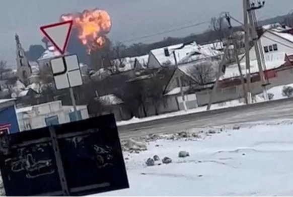 Bộ Quốc phòng Nga tuyên bố, máy bay đã bị tổ hợp phòng không của Lực lượng Vũ trang Ukraine bắn hạ từ khu vực Kharkov, từ làng Liptsy. Bộ này gọi việc bắn rơi máy bay là một “cuộc tấn công khủng bố của chế độ Kiev”. Bộ Quốc phòng Nga cho biết thêm, thiết bị radar của Lực lượng Hàng không Vũ trụ Nga đã quan sát vụ phóng hai tên lửa của Ukraine.